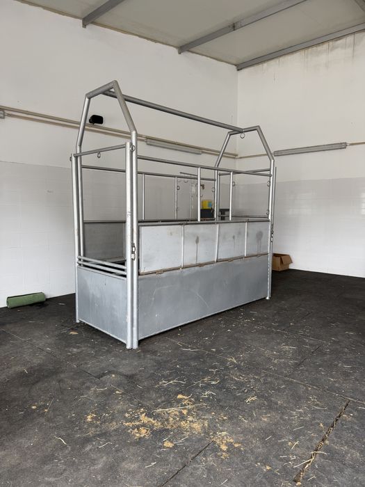 Tronco de Contenção para Cavalos e Éguas