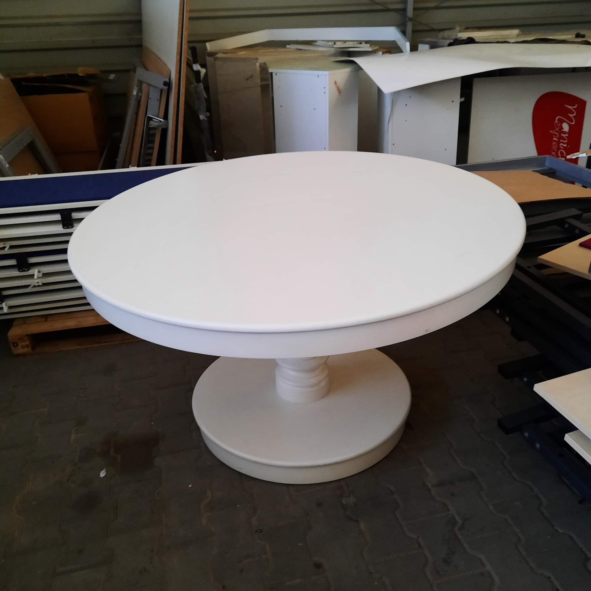 Stół biały okrągły