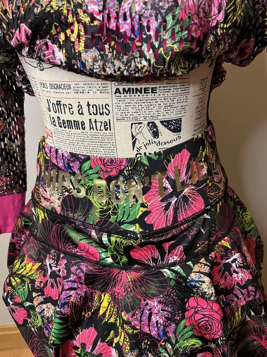 Saia Zumbawear com folhinho tamanho XS