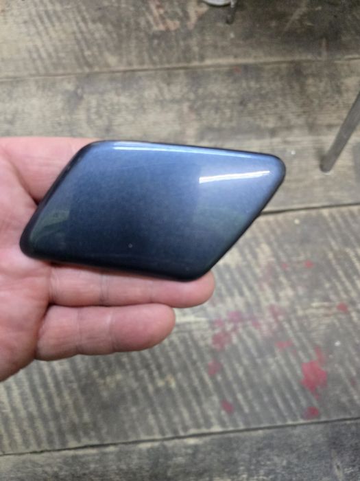 Zaślepka spryskiwacza lampy lewej Volvo V50 S40 2005 Rok kolor 466