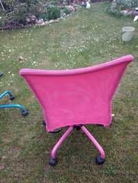 Krzesło biurkowe obrotowe jeżdżące  na kółkach  różowe