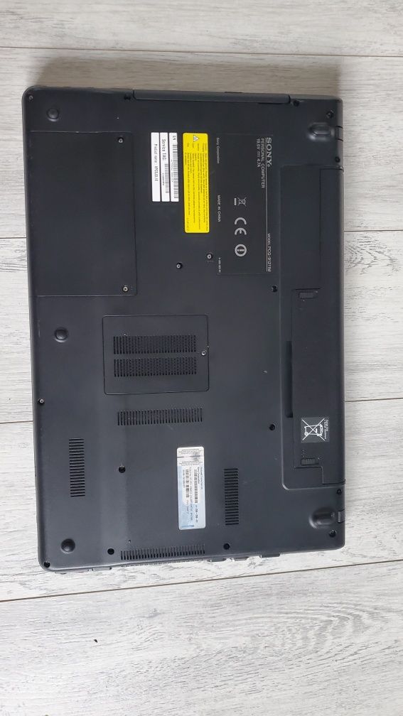 Sony vaio pcg -91211m core i3.