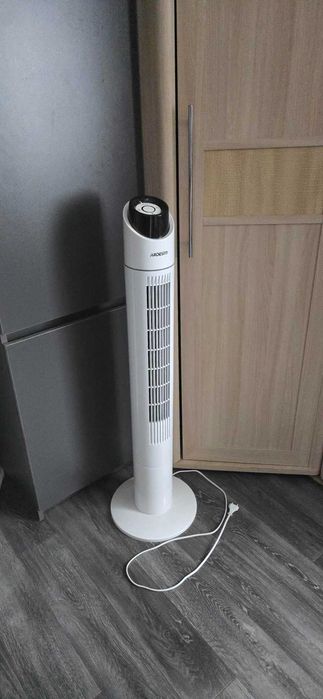 Підлоговий вентилятор колонного типу з потужністю 50 Вт,