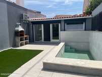 Moradia T2 totalmente remodelada com espaço exterior com piscina!