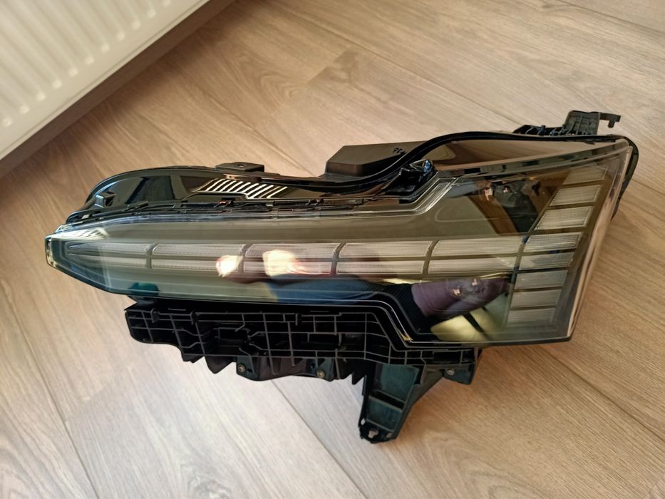Lampa przednia Volvo ex30 lewa oryginał