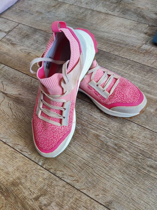 Кросівки жіночі Clarks р.39