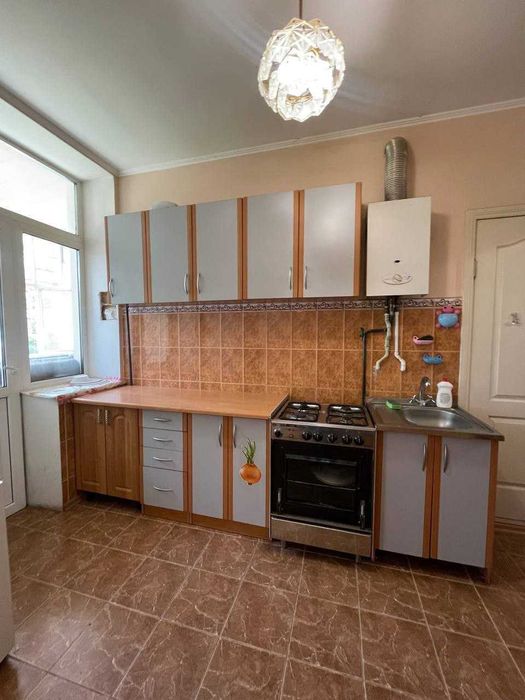 Продаж 3-кімнатної квартири вул. Петропавлівська
