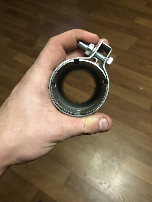 Продам хомут універсальний 122х55!