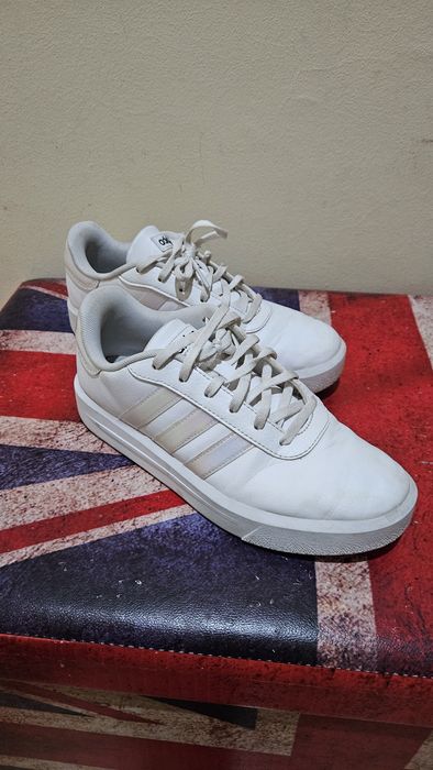 Sapatilha branca Adidas 38