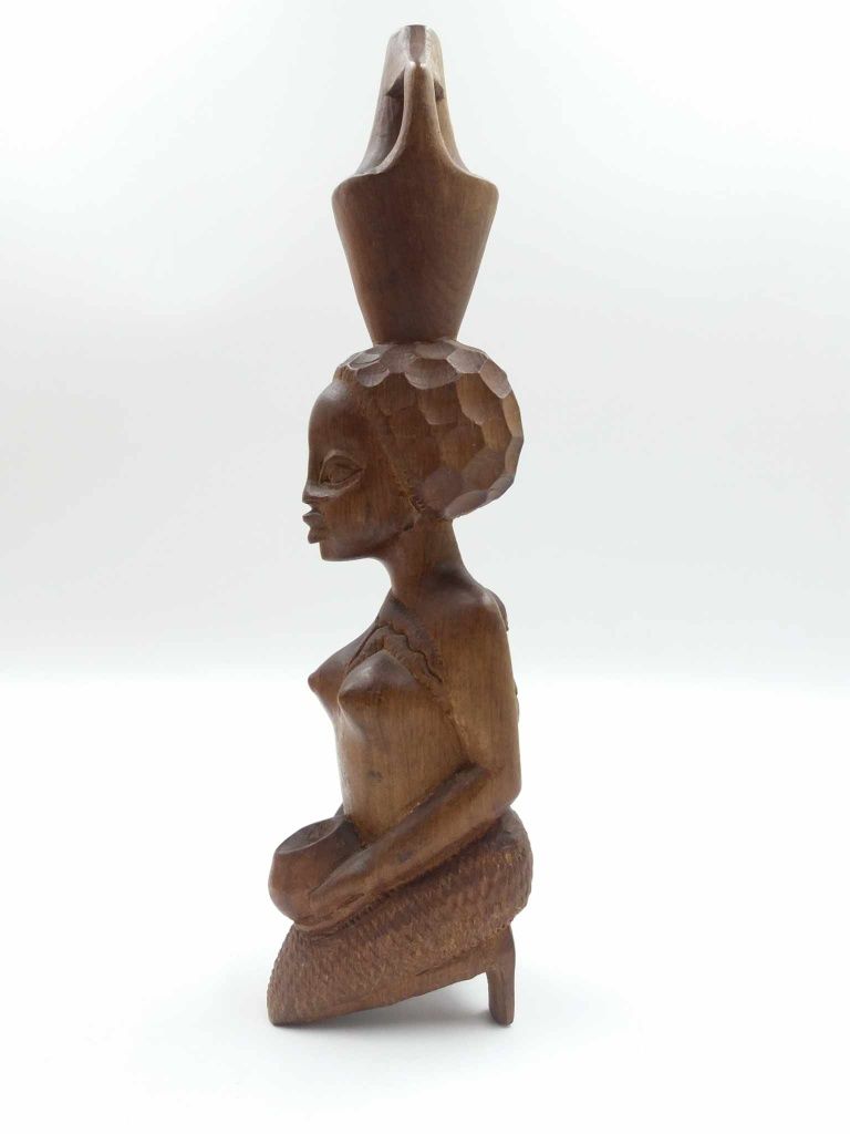 Piękna drewniana figurka murzynki z dzieckiem