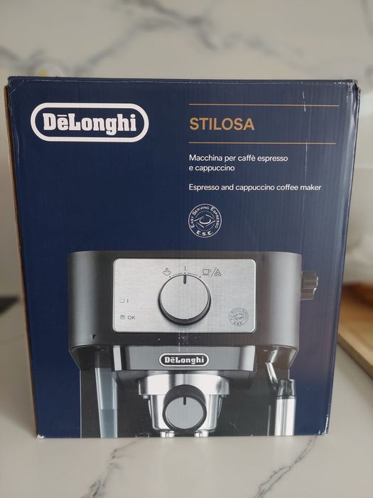 Maquina Café nova Delonghi Stilosa + Moinho Caso Design