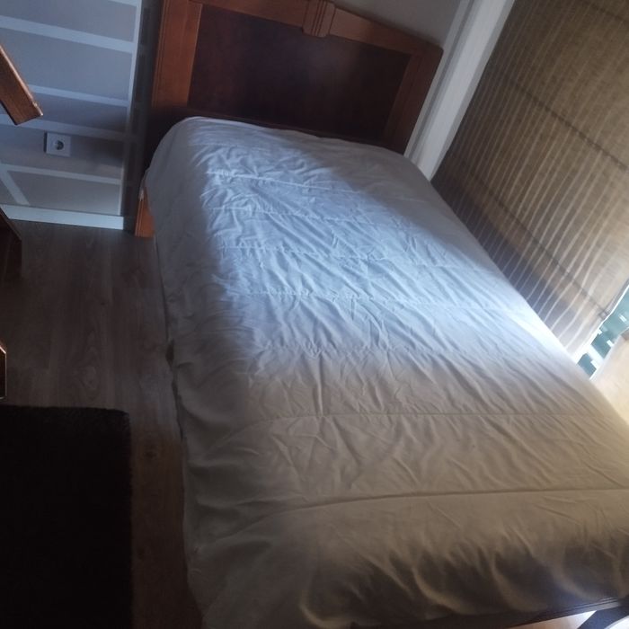 Vendo sofa,mesa de jantar extensivel com 6 cadeiras e cama individual