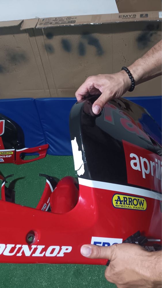 Carenagens aprilia rs 125 para restaurar.