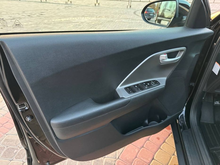 Продам KIA NIRO в гарному стані