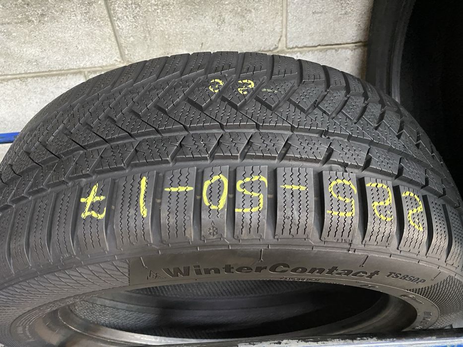 Зимові шини 225/50 R17 (94H) CONTINENTAL