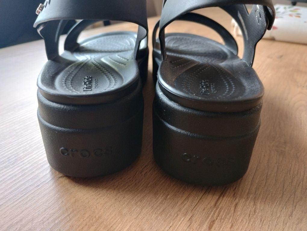 Sandały Crocs czarne 39