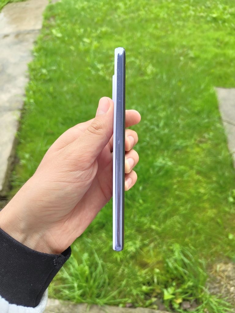 Samsung A52 128 фіолетовий з маленьким нюансом