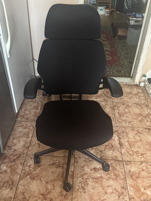 Ергономічне крісло Humanscale Freedom