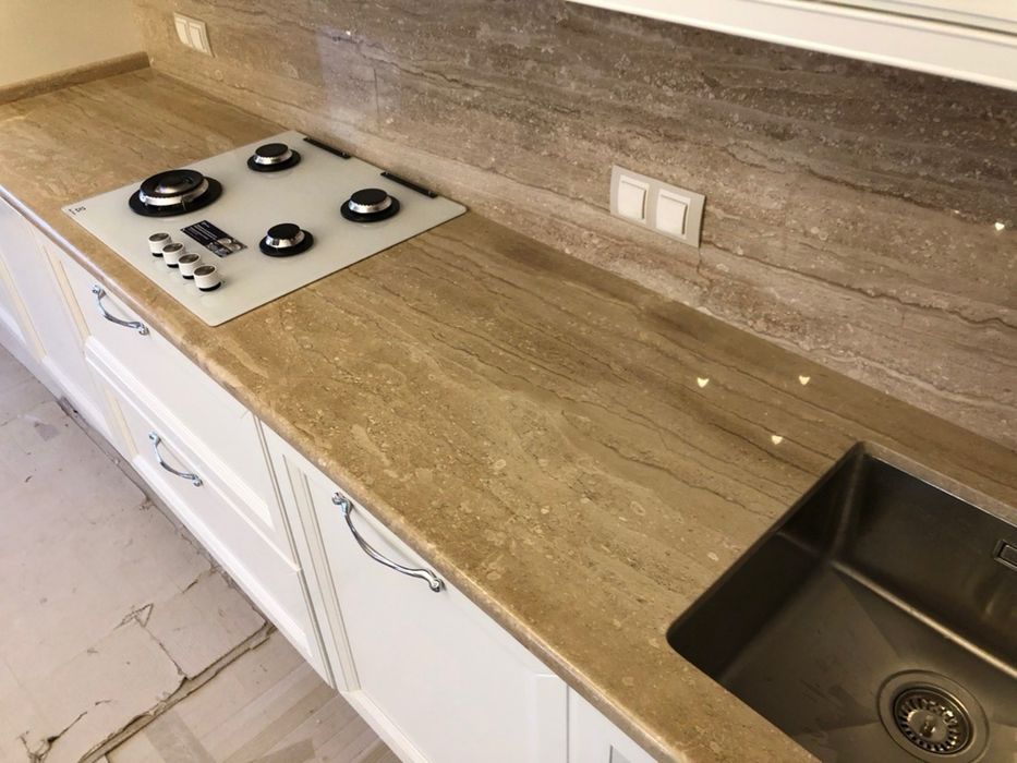 Стільниця з граніту, мармуру, кварциту на замовлення