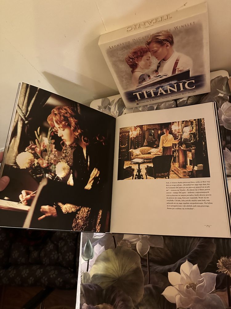 Kaseta VHS Titanic + ksiazka , pocztowki i klisza