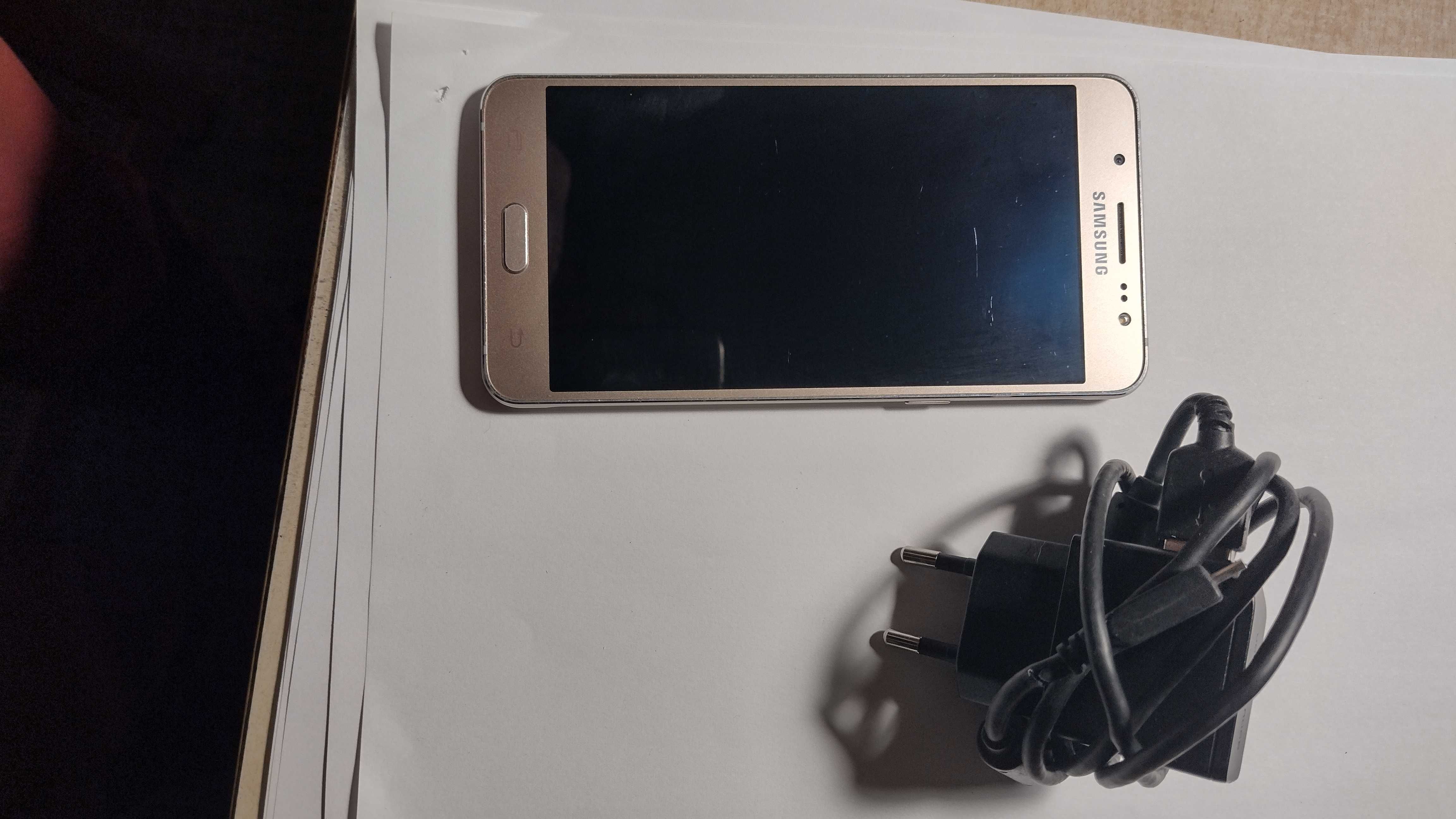 Telefon Samsung Galaxy J 5