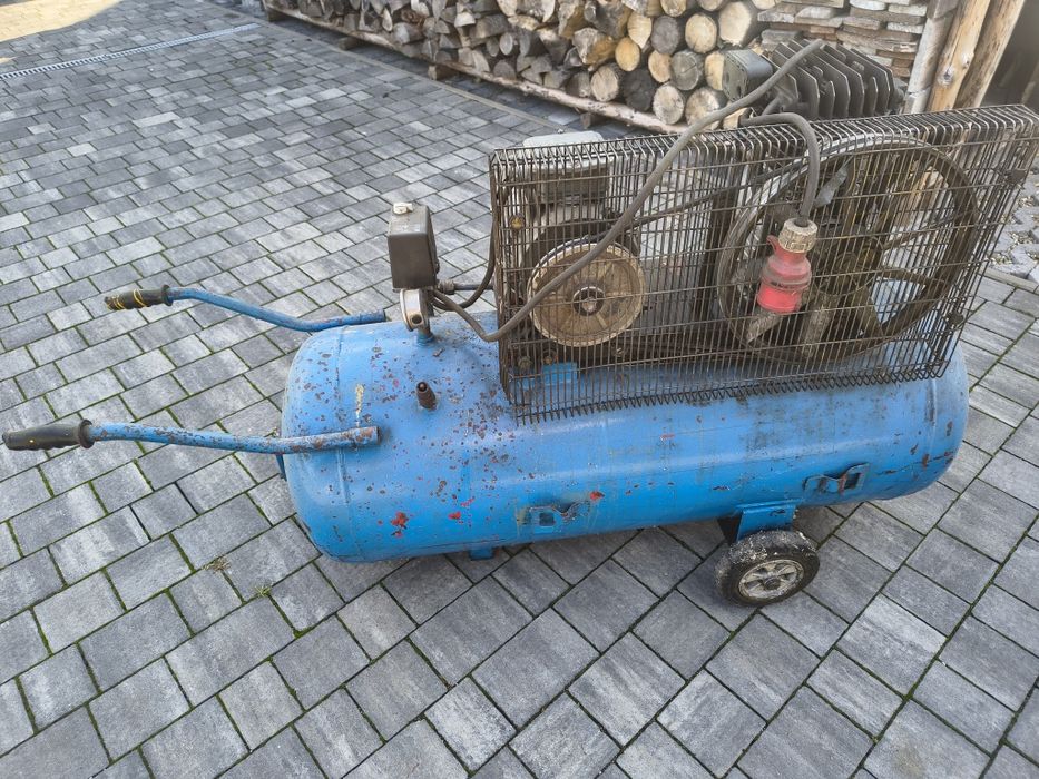 Kompresor olejowy 200l