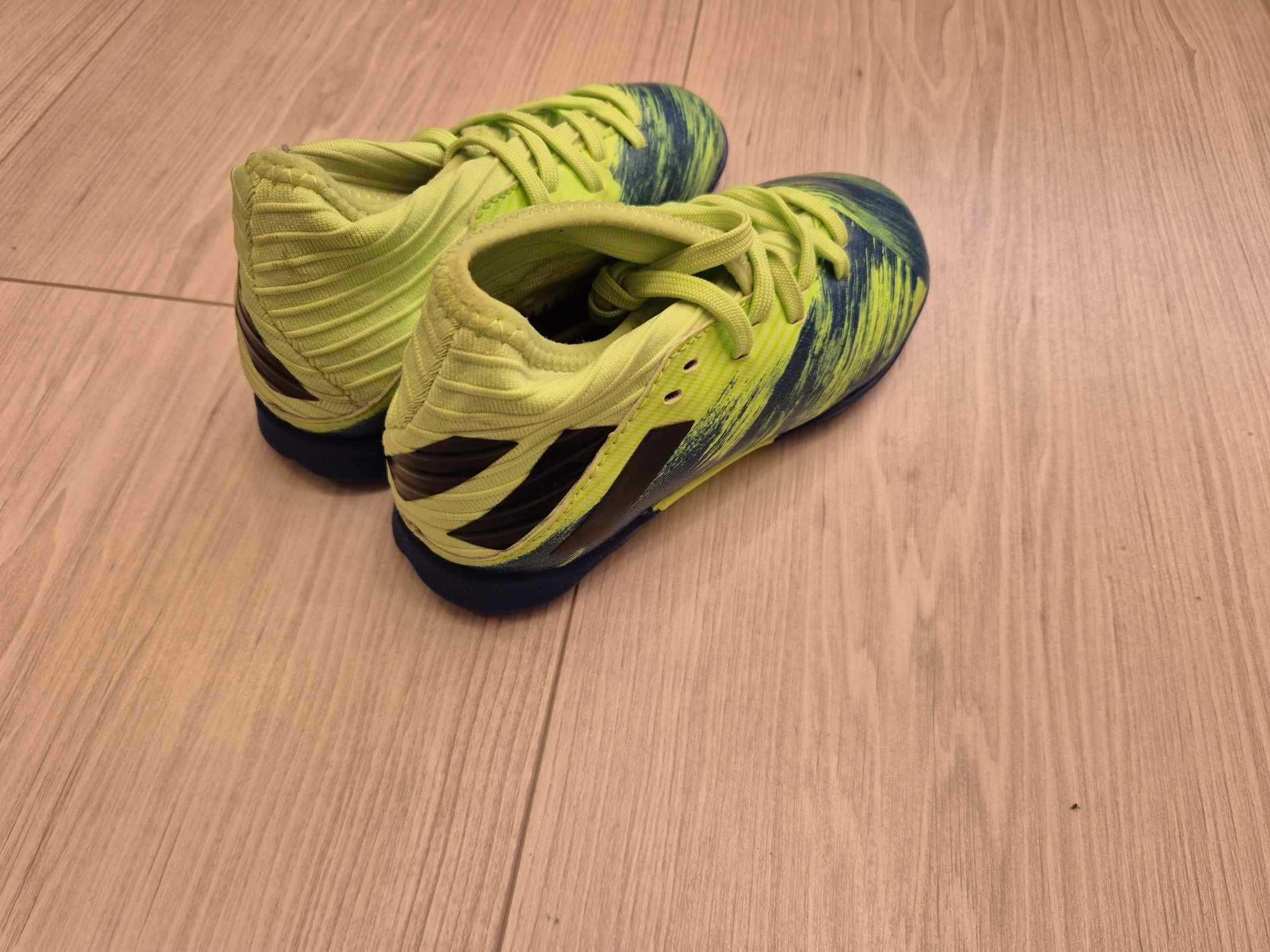 Buty piłkarskie halówki Adidas Nemeziz 19.3 IN sala FV4010 rozmiar 28