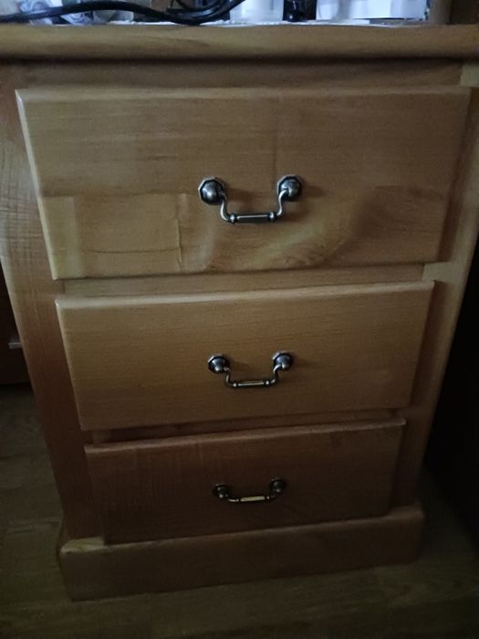 3 peças de Mobiliário de Quarto
