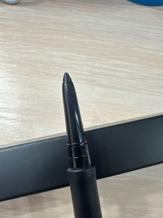 Підводка для очей чорна