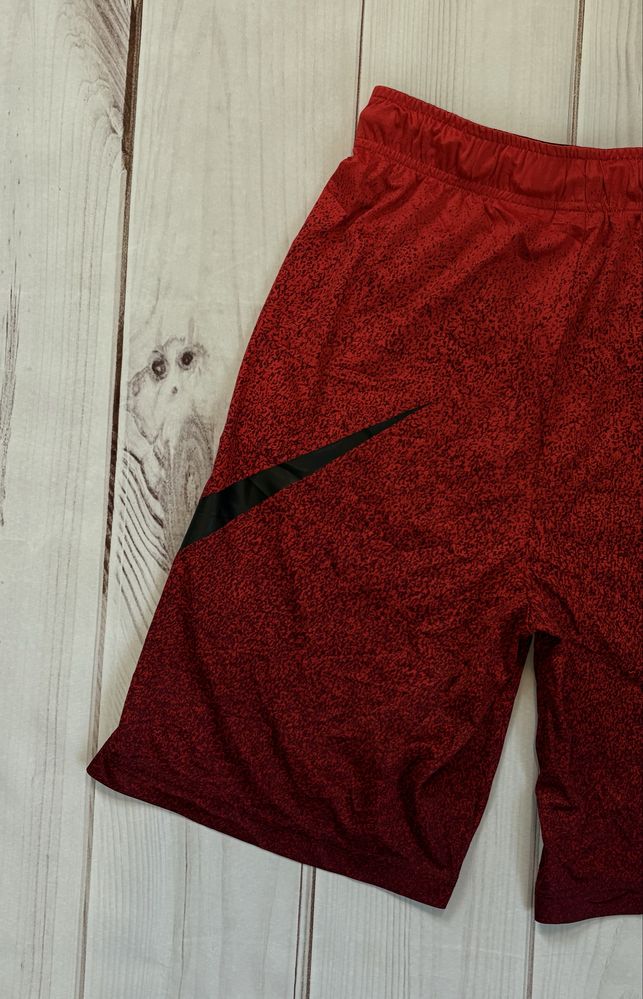 Krótkie spodenki sportowe Under Armour Czerwone Rozmiar M