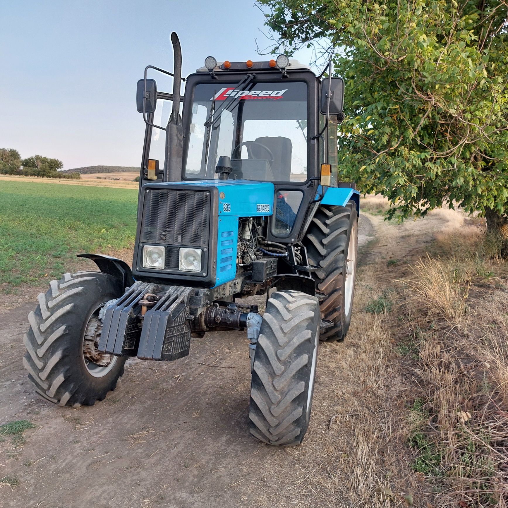 Продам  трактор мтз 892