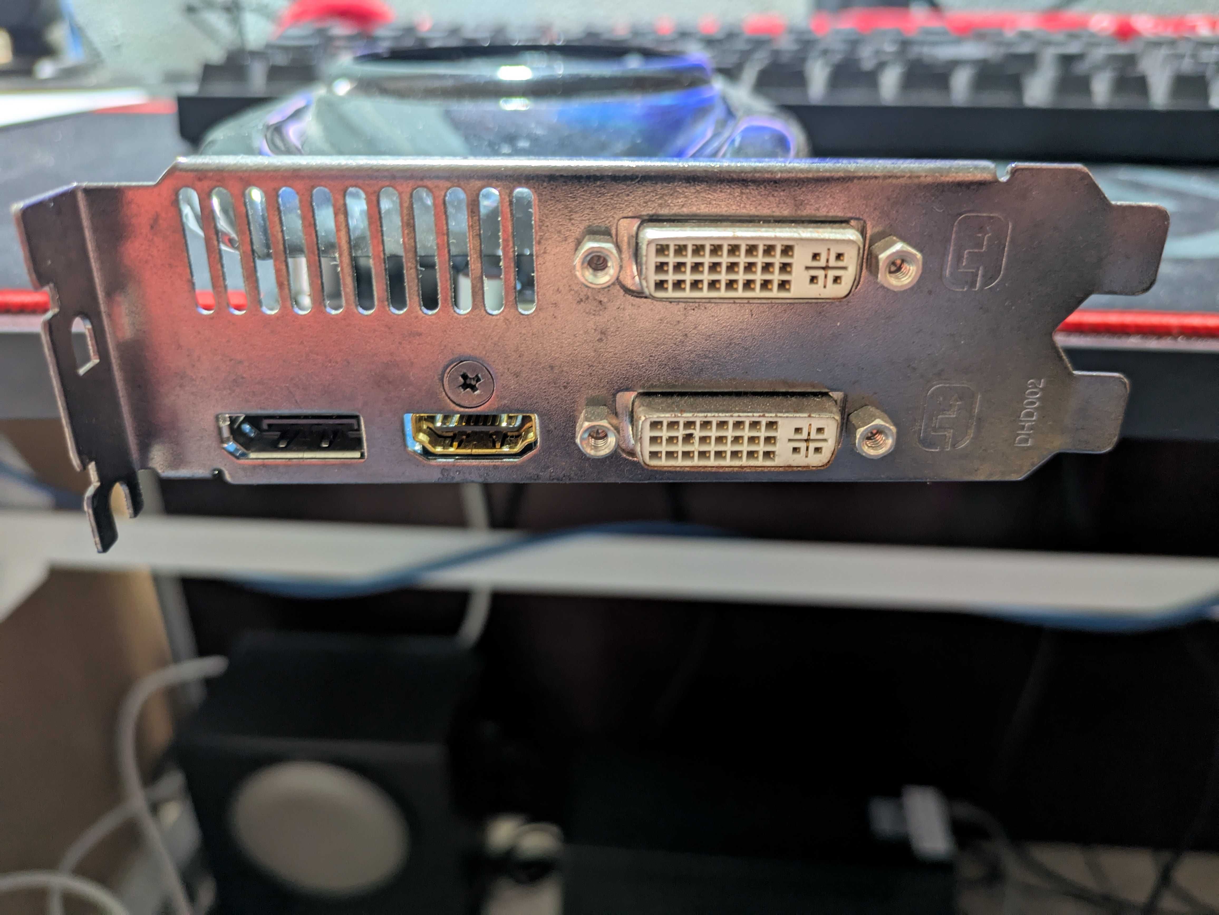 Placa gráfica AMD Radeon HD 5770 1GB GDRR5