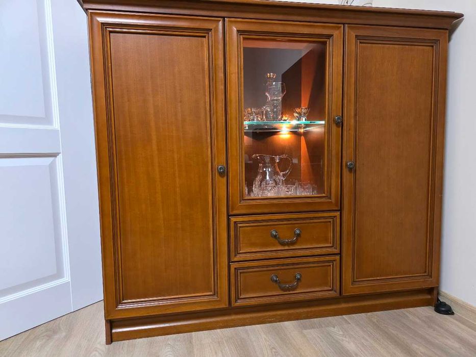 Komoda, witryna, szafka rtv, stół, krzesła, fotele meble do salonu,