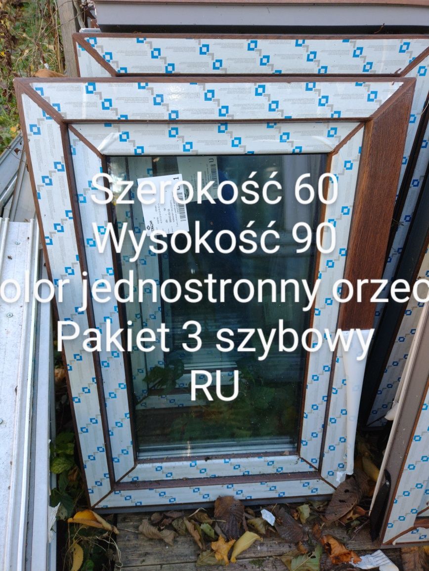 Okno Veka Jednostronny orzech 3 szybowe Ciepła ramka  70x70