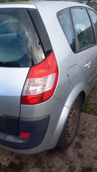 Renault Scenic 2  drzwi maska lampa klapa blotnik
