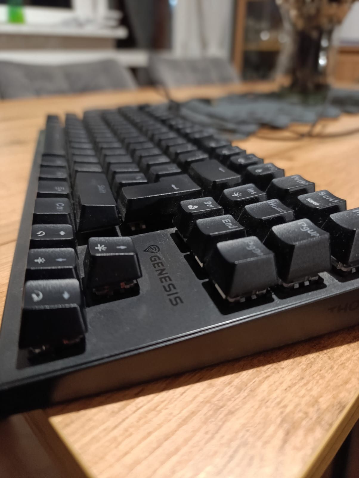 Genesis Thor 303 tkl RGB