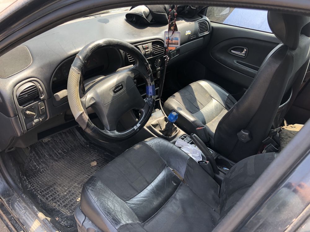 VOLVO V40 S40 1.9tdi шрот розборка запчастини стартер мотор Кпп