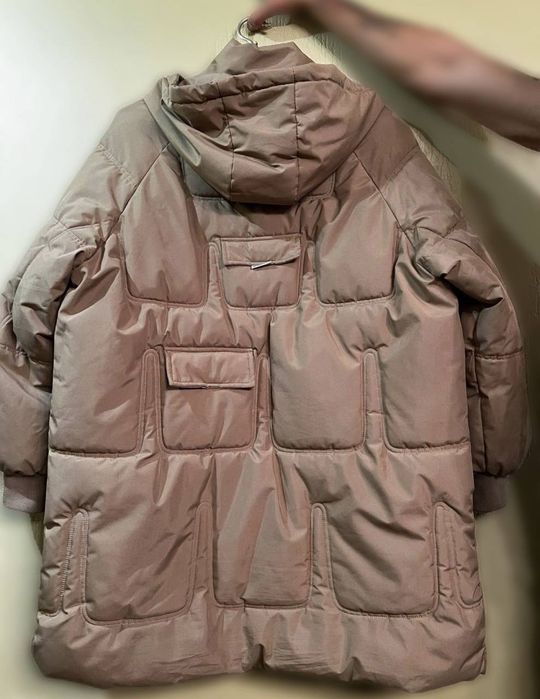 Продам зимову жіночу куртку, розмір M-L.
Стан — як нова! Без дефектів,