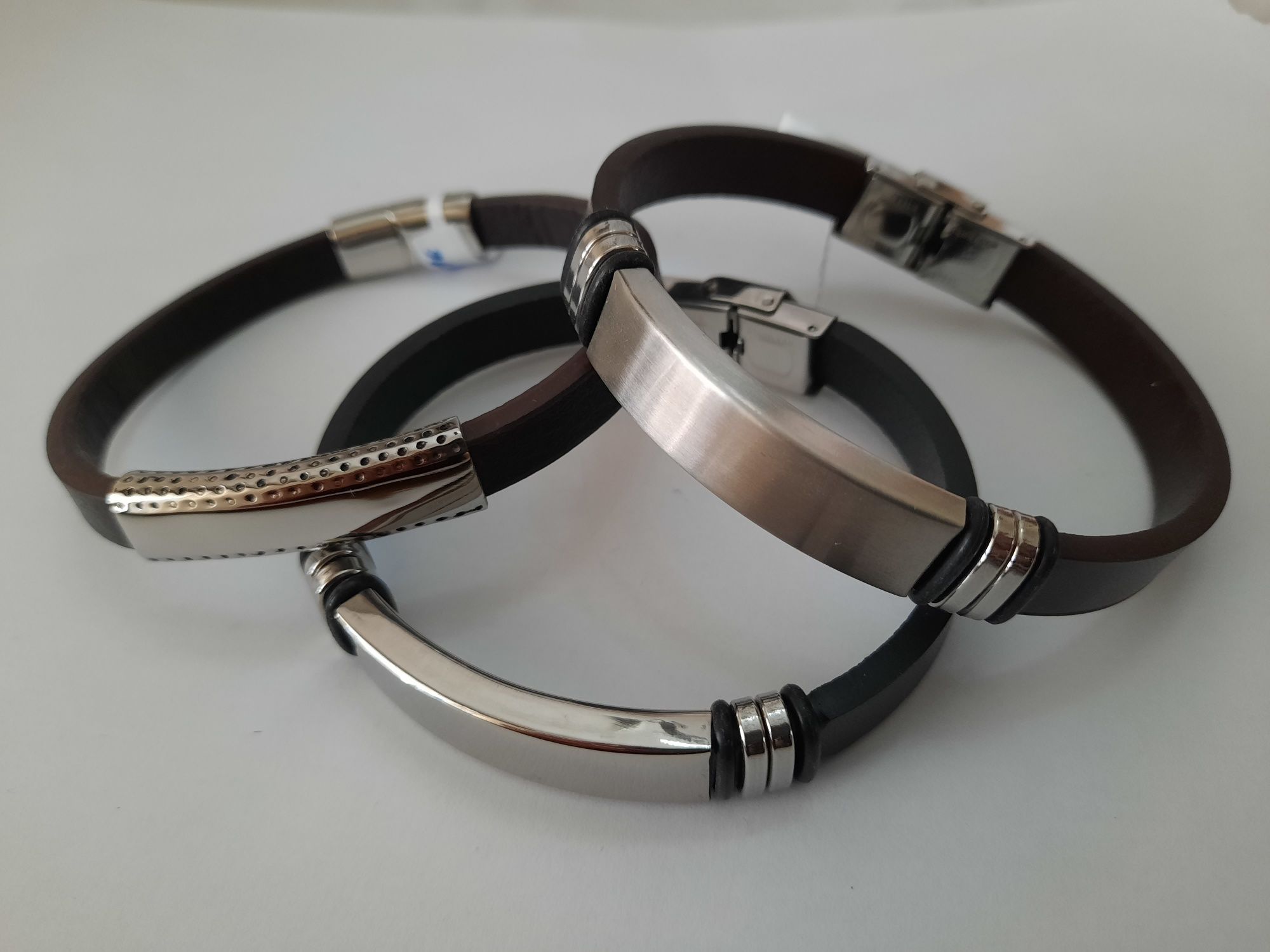 Pulseiras de homem variadas