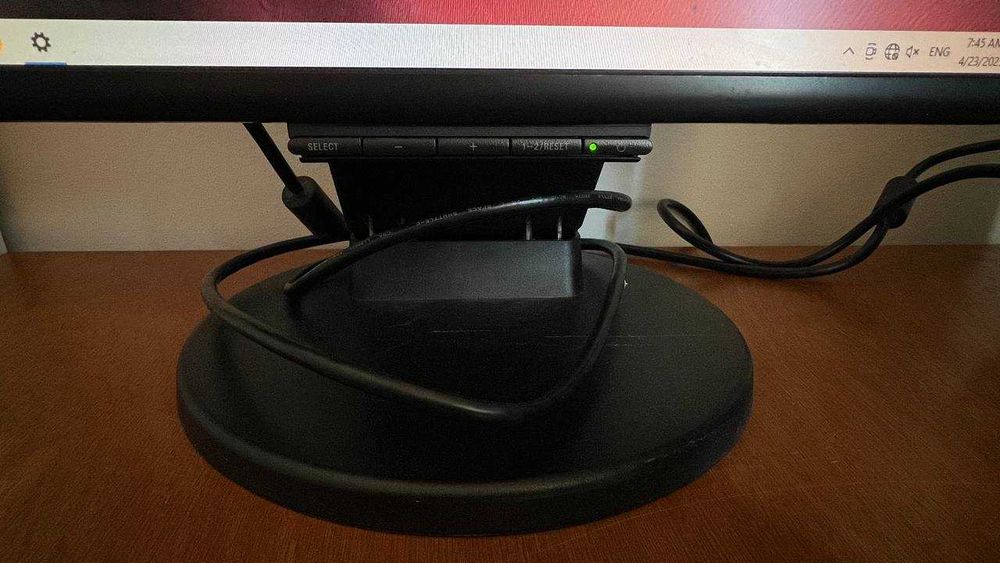 Komputer HP EliteDesk 705 G2 + monitor NEC 19”