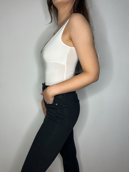 Białe body seksowne Pretty Little Thing rozmiar XS