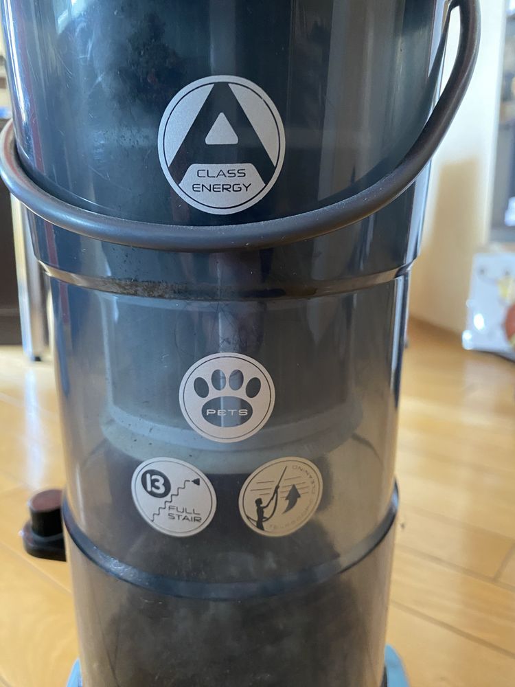 Вертикальний Пилосос Hoover VR81