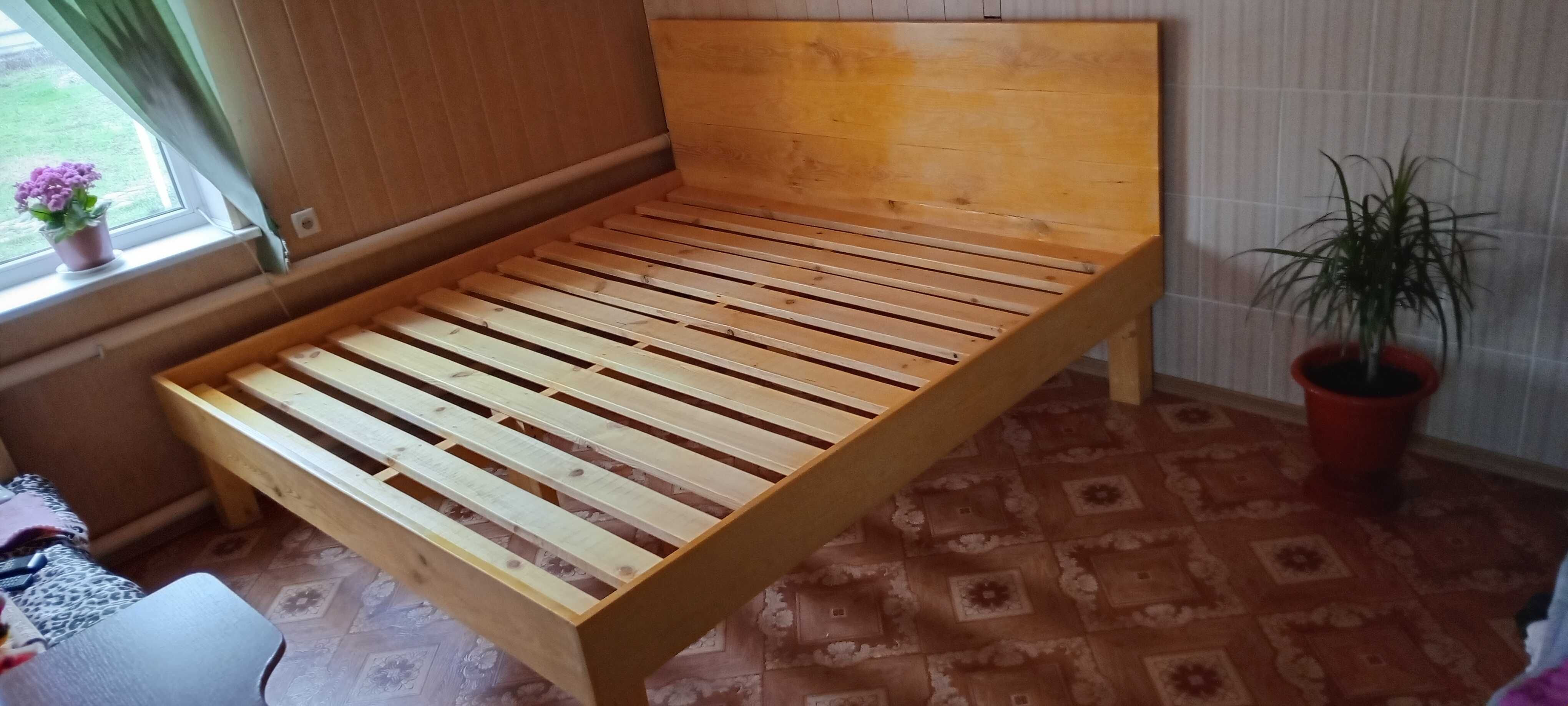 Кровать Двуспальная Деревянная 200*200см.