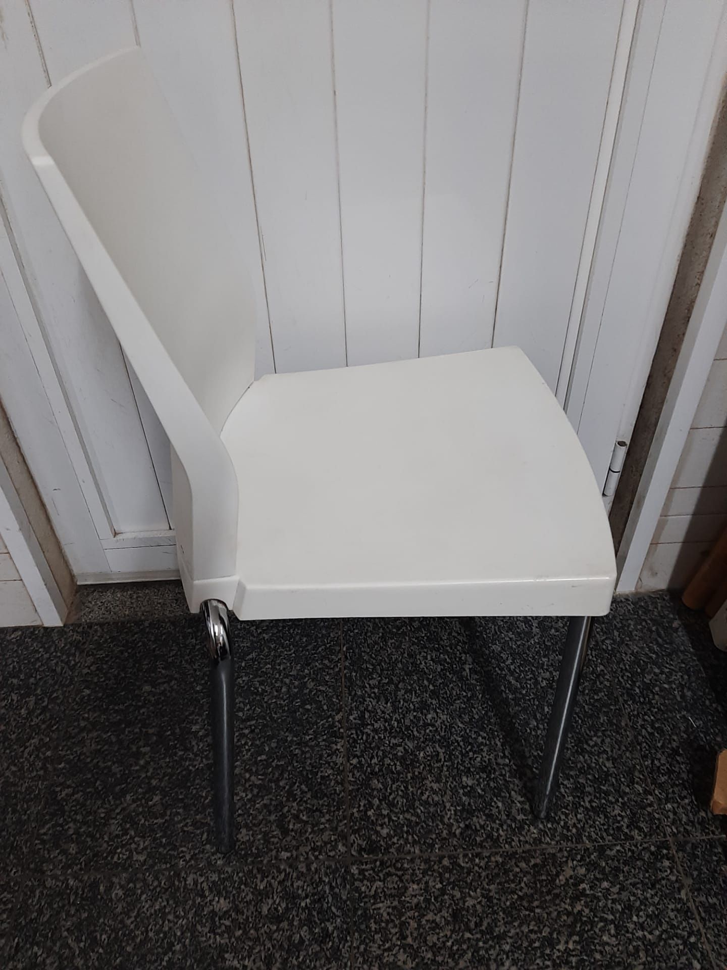 Cadeira branca PVC