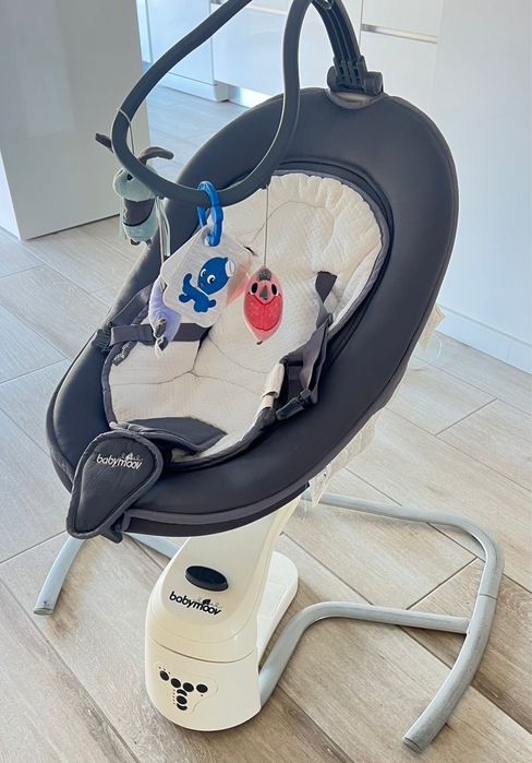 Baloiço BabyMoov eletrico.