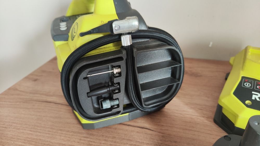 Kompresor sprężarka pompka Ryobi ONE+ 18Vakumulator ładowarka