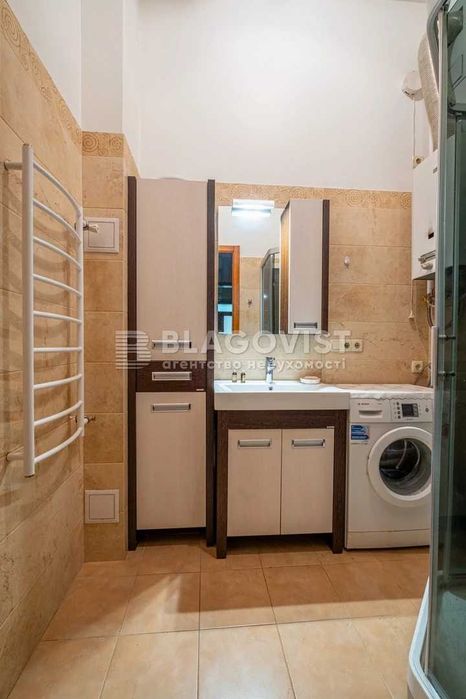 Хрещатик 15 Городецького Заньковецької  Пасаж 3К/72м2