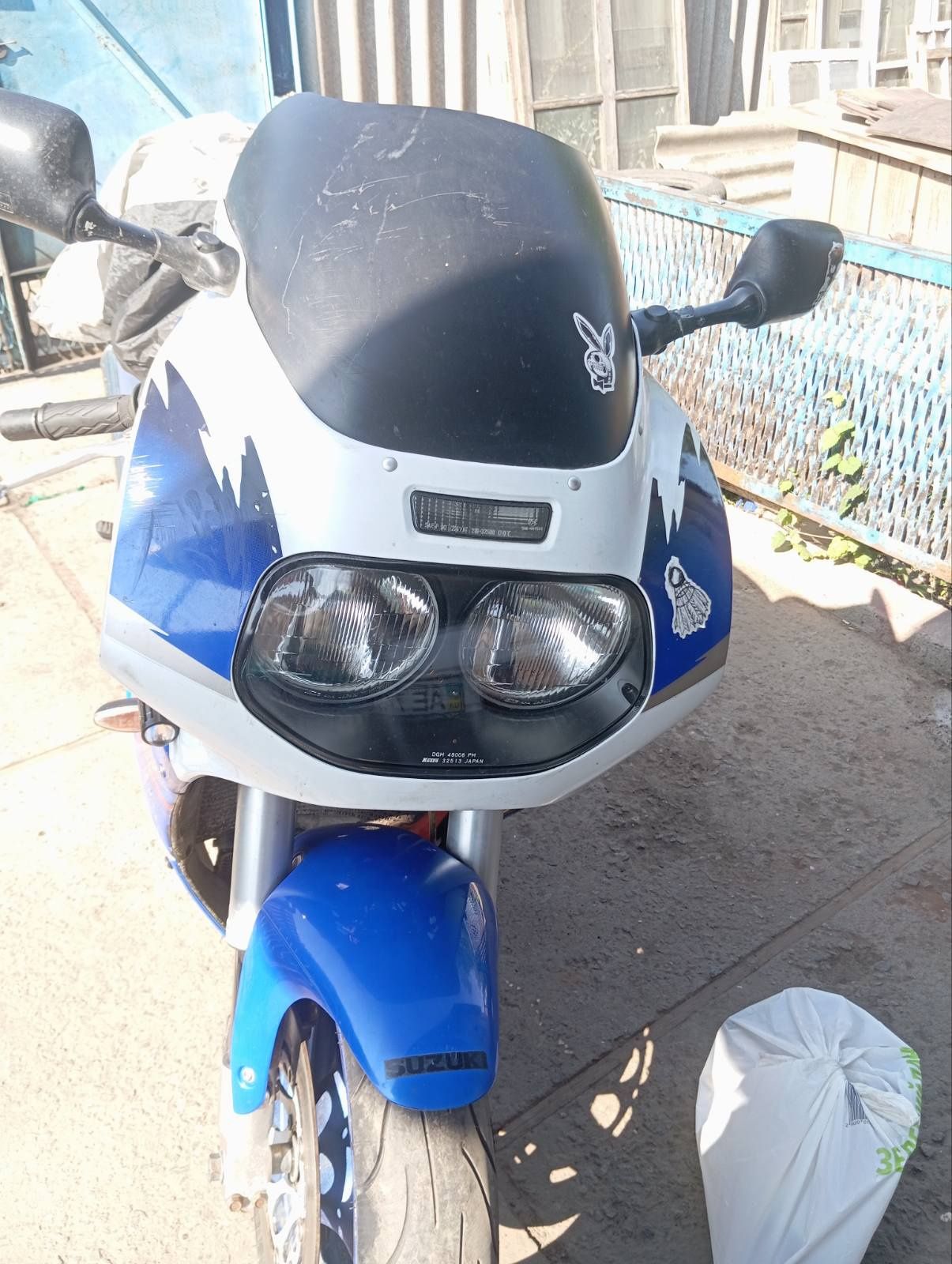 Терміново продається спортбайк Suzuki Gsxr 1100 2000 року