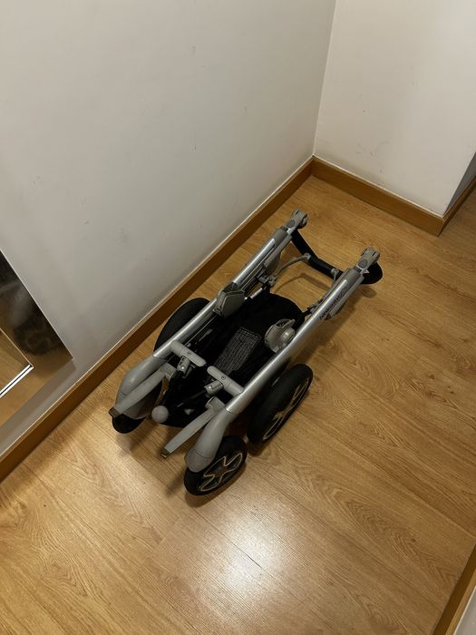 Carrinho Bébéconfort c/ oferta da Babycoque Bebeconfort