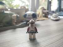 NOWA Figurka LEGO Star Wars Klon Kapitan Scowl z 2 części